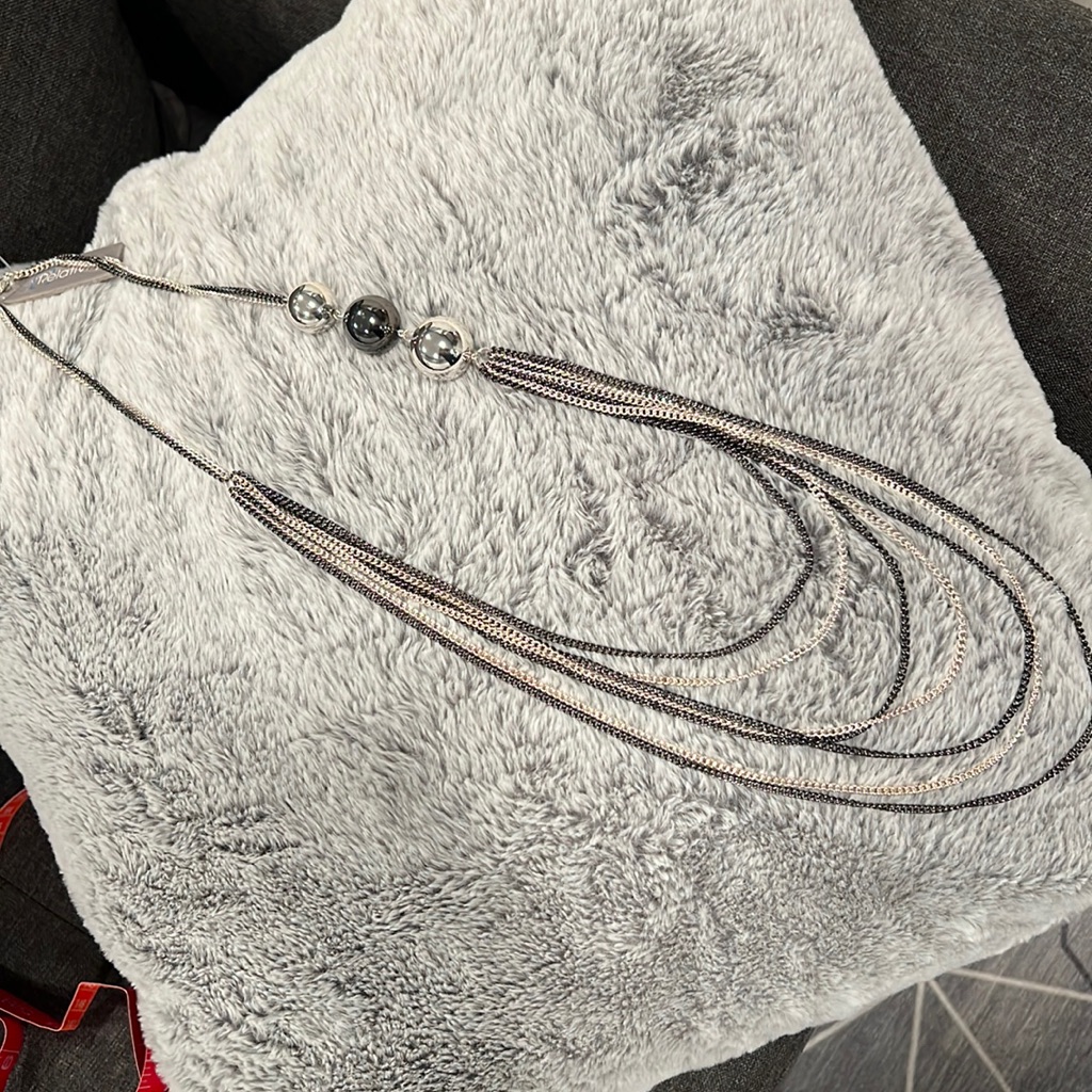 Nwt Relativity Silver And Charcoal Multi Strand Necklace.